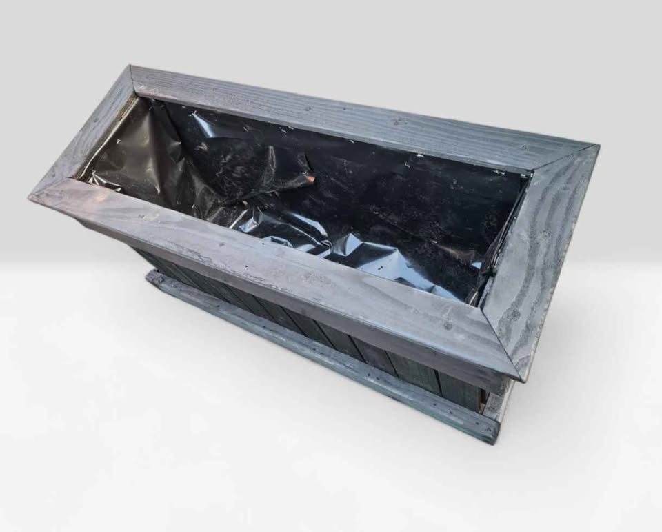 Large Charcoal Vertical Slat Planter – Handmade & Weather-Resistant (ready lined)
