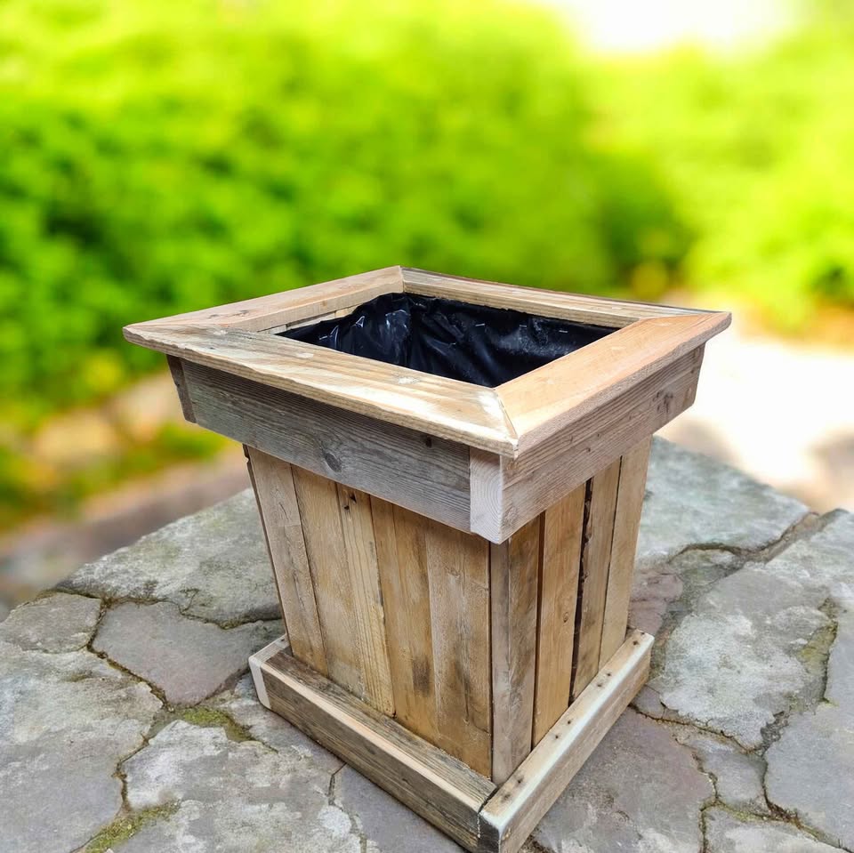 vertical slat Rustic Garden planter, medium, handmade